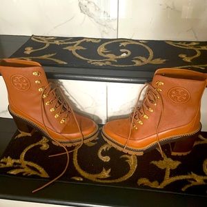 TORY BURCH BOOT SIZE 10 BOOTS. With box.